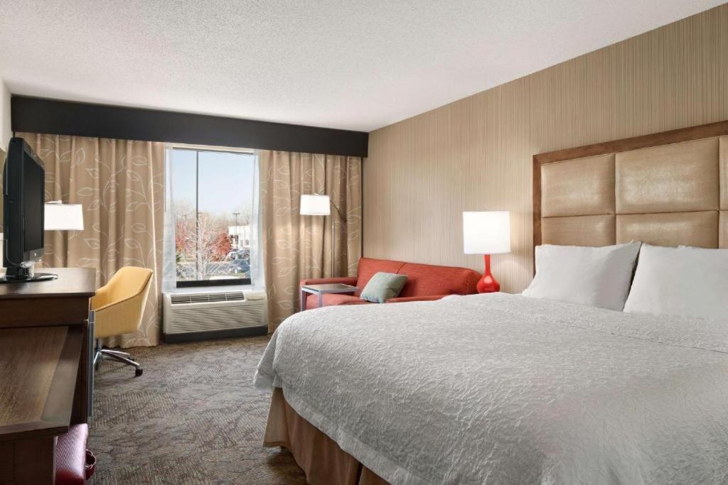 King Room with King Bed - Non-Smoking,1548889840:JPEG